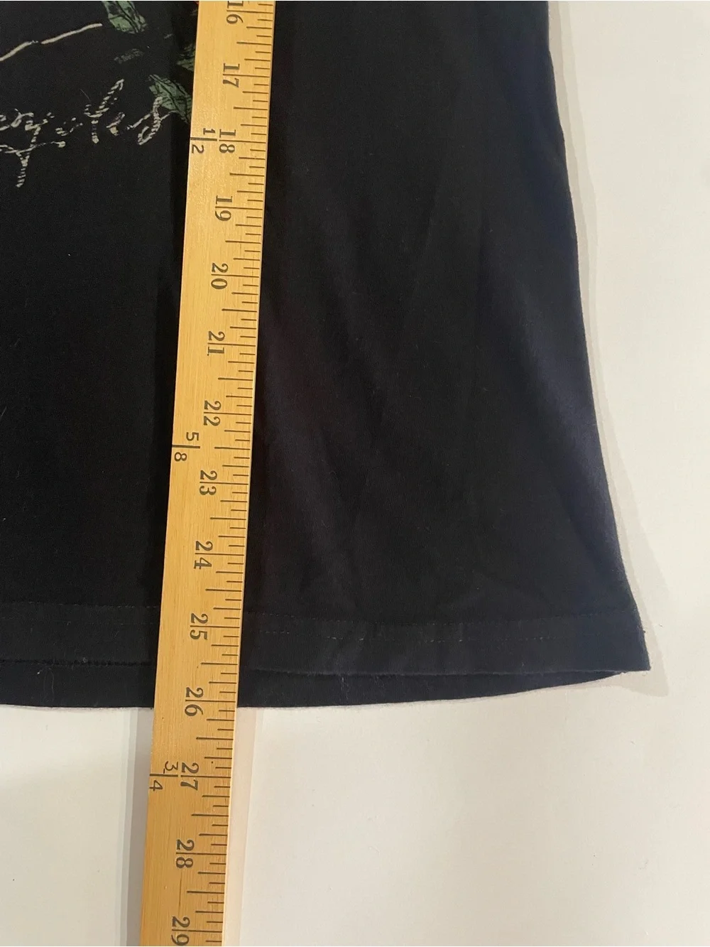 Harley-Davidson Black Short Sleeve Tee with Skull & Red Roses Fargo ND Size M
